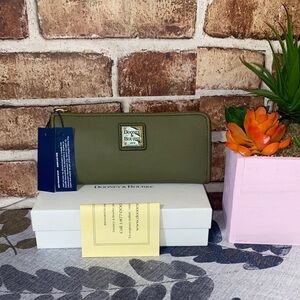 Dooney & Bourke Sage Green Zip Wallet